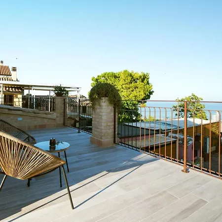 L'organetto, Luxury Lido di Fermo