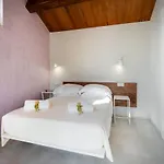 L'organetto, Luxury By Host Hero