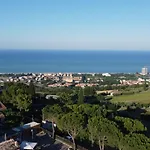 L'organetto, Luxury 4*