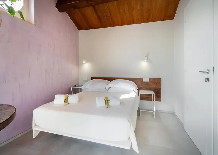 L'organetto, Luxury By Host Hero